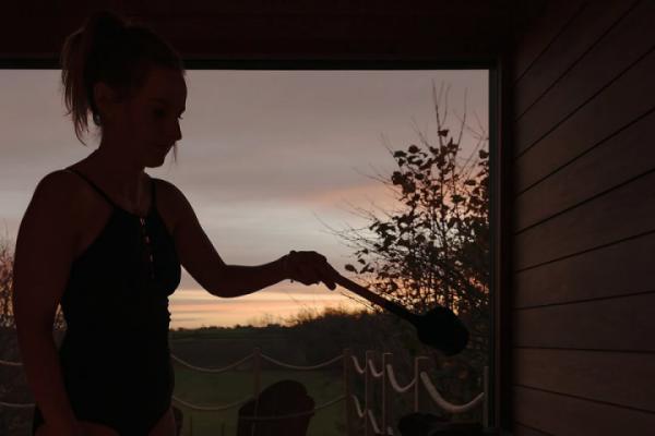 Today is World Health Day and all about celebrating the small habits that help us feel healthier, happier and more balanced.
Sauna bathing has long been part of wellness routines around the world and for good reason. Just a short session can support both body and mind.
🔥 Reduce stress – the warmth helps your body relax and unwind
💪 Aid muscle recovery – perfect after exercise or a busy day
🧠 Support mental wellbeing – time to switch off and reset
Whether it’s a quiet moment to yourself or time shared with friends and family, a sauna session is a simple way to prioritise your wellbeing.
How will you relax today?🧖♀️
#WorldHealthDay #KiramiUK #SaunaWellness #OutdoorWellness #SaunaLife Today is World Health Day and all about celebrating the small habits that help us feel healthier, happier and more balanced.
Sauna bathing has long been part of wellness routines around the world and for good reason. Just a short session can support both body and mind.
🔥 Reduce stress – the warmth helps your body relax and unwind
💪 Aid muscle recovery – perfect after exercise or a busy day
🧠 Support mental wellbeing – time to switch off and reset
Whether it’s a quiet moment to yourself or time shared with friends and family, a sauna session is a simple way to prioritise your wellbeing.
How will you relax today?🧖♀️
#WorldHealthDay #KiramiUK #SaunaWellness #OutdoorWellness #SaunaLife